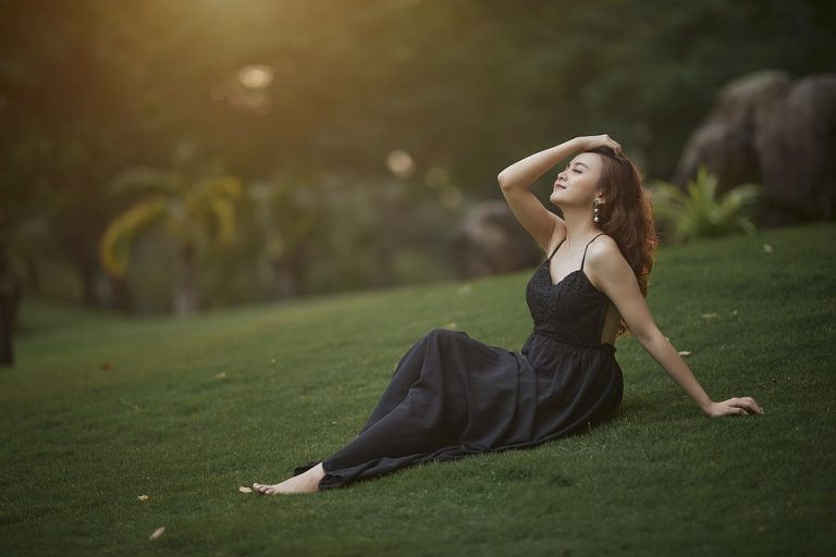 woman-7213852_960_720.jpg