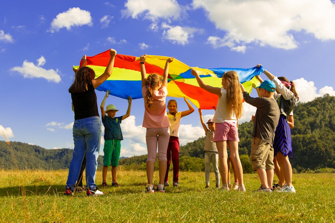 Lachend leren met raadsels voor kinderen